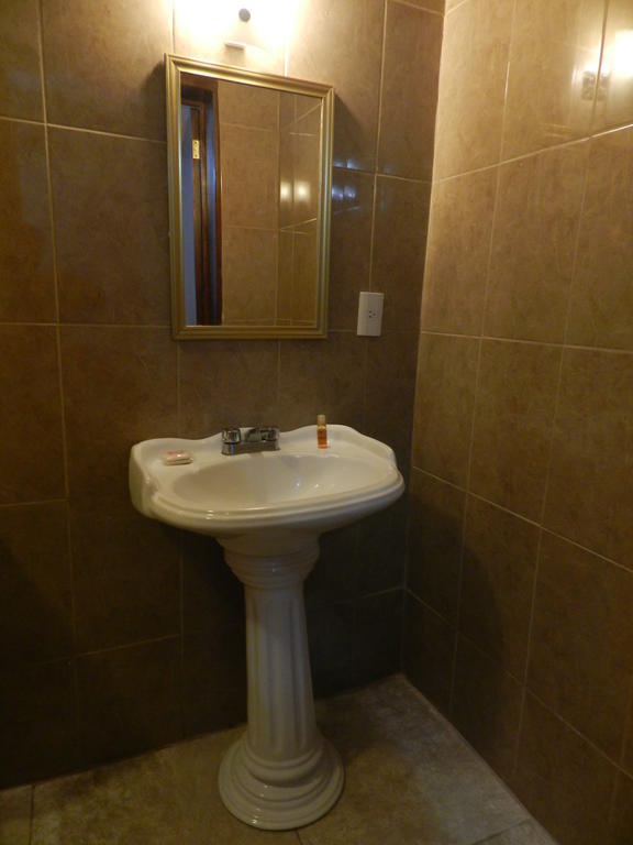 Hotel Posada Ruisenor ซานฮวน เด ลอสลากอส ห้อง รูปภาพ